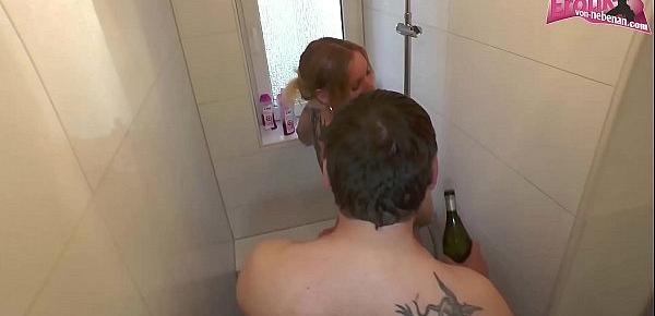 Deutsche amateur milf privat anal im stehen in der Dusche POV